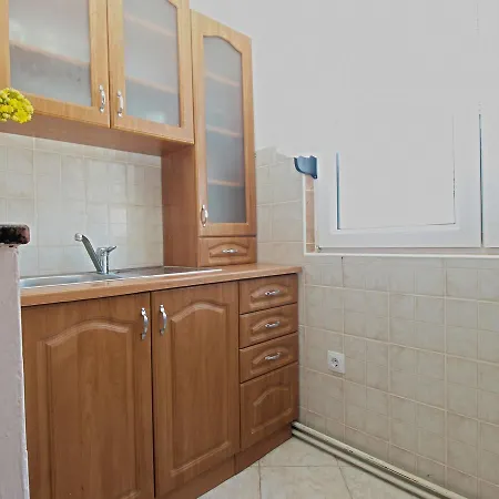 Hasiba 1362 Apartman Peroj